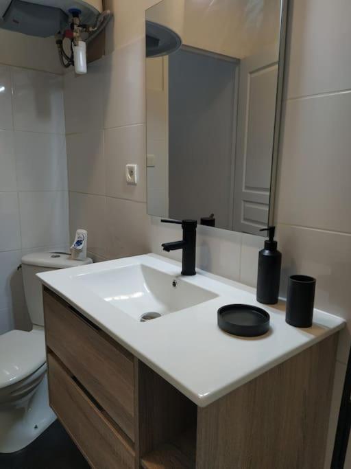 Appartement Avec Balcon, Bord Du Canal, Wifi. Narbonne Exterior foto